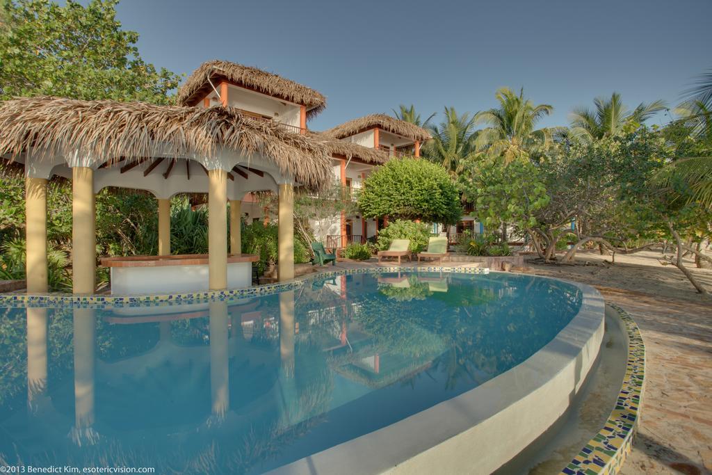 Robert'S Grove Beach Resort Placencia Exterior foto
